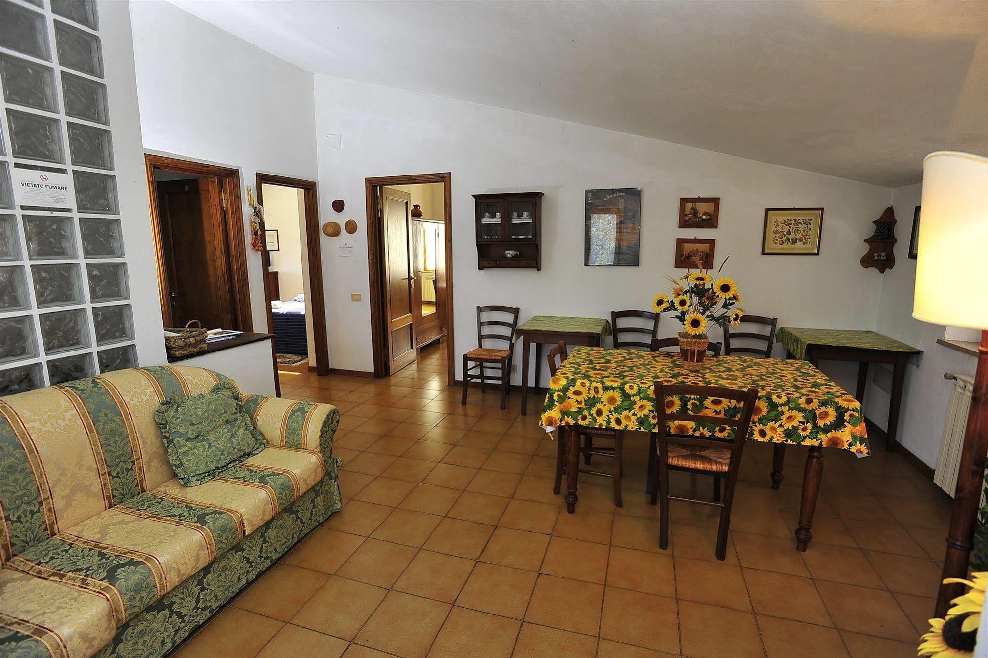 Agriturismo Malafrasca Siena Exterior photo